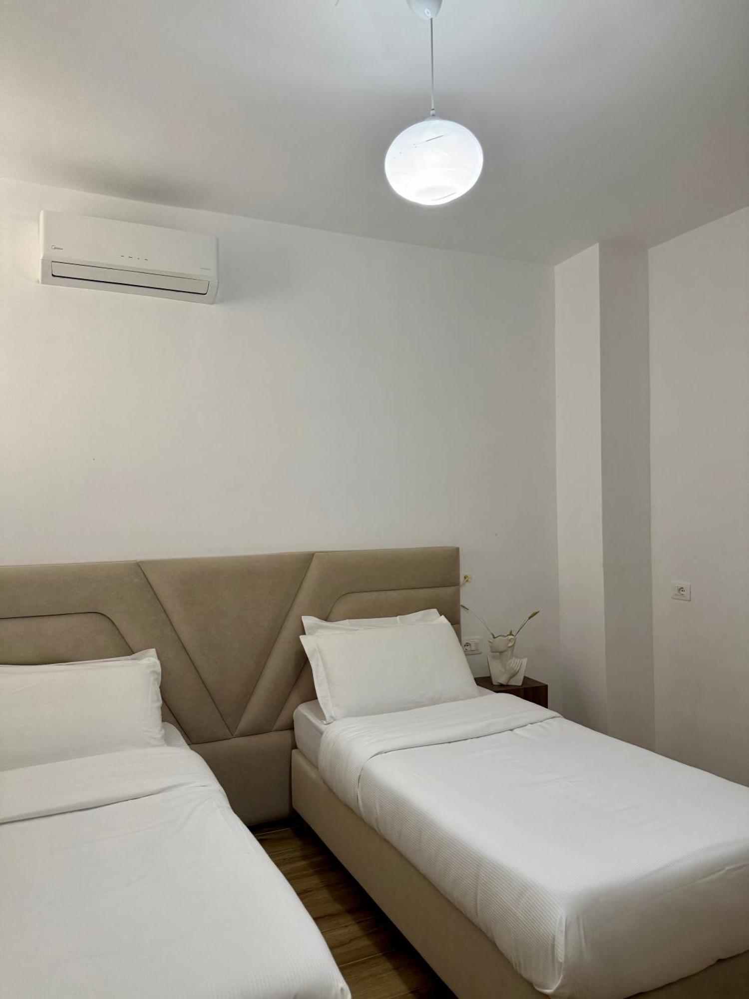 Bellavista Apartments Bougainville Bay Sarande Bagian luar foto