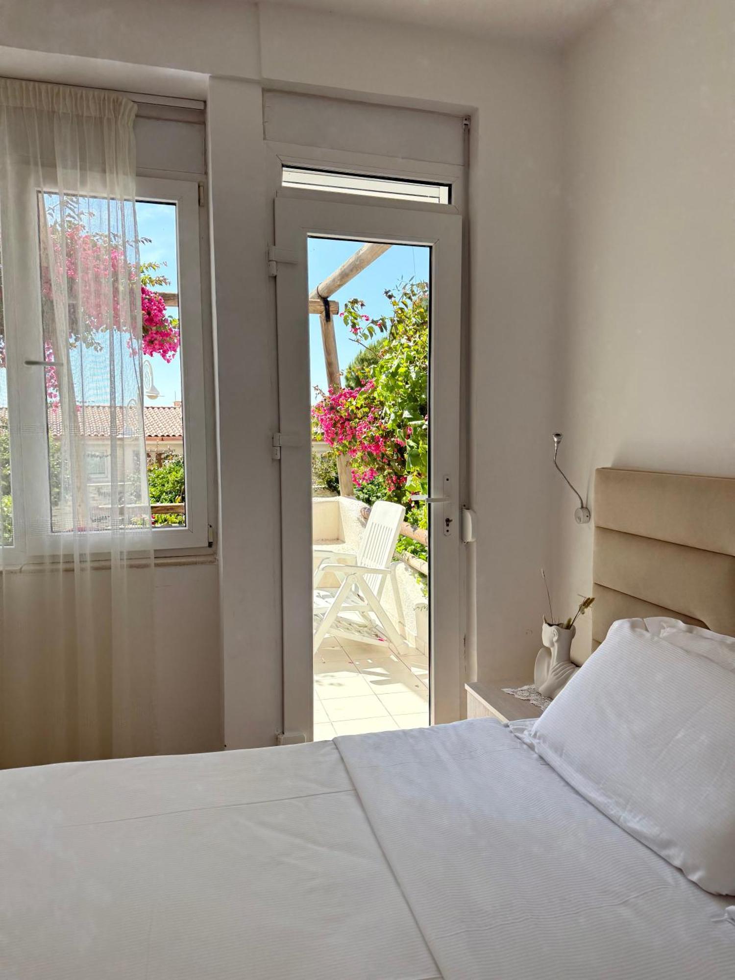 Bellavista Apartments Bougainville Bay Sarande Bagian luar foto