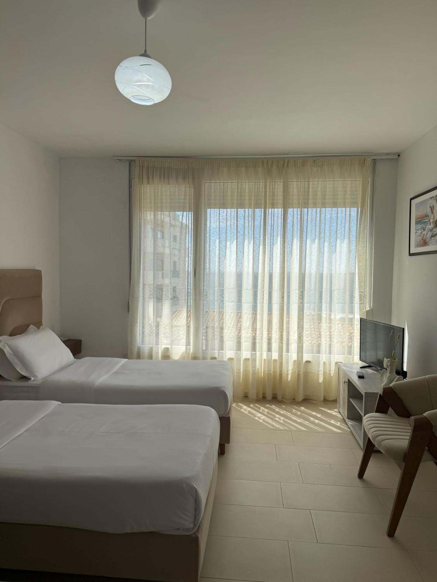 Bellavista Apartments Bougainville Bay Sarande Bagian luar foto