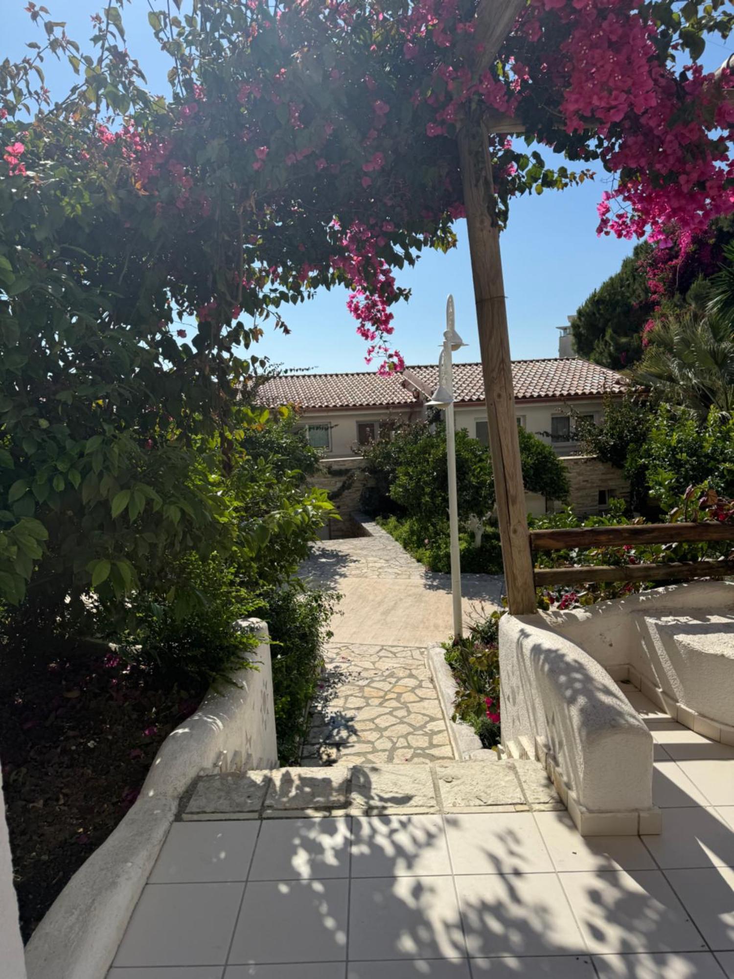 Bellavista Apartments Bougainville Bay Sarande Bagian luar foto
