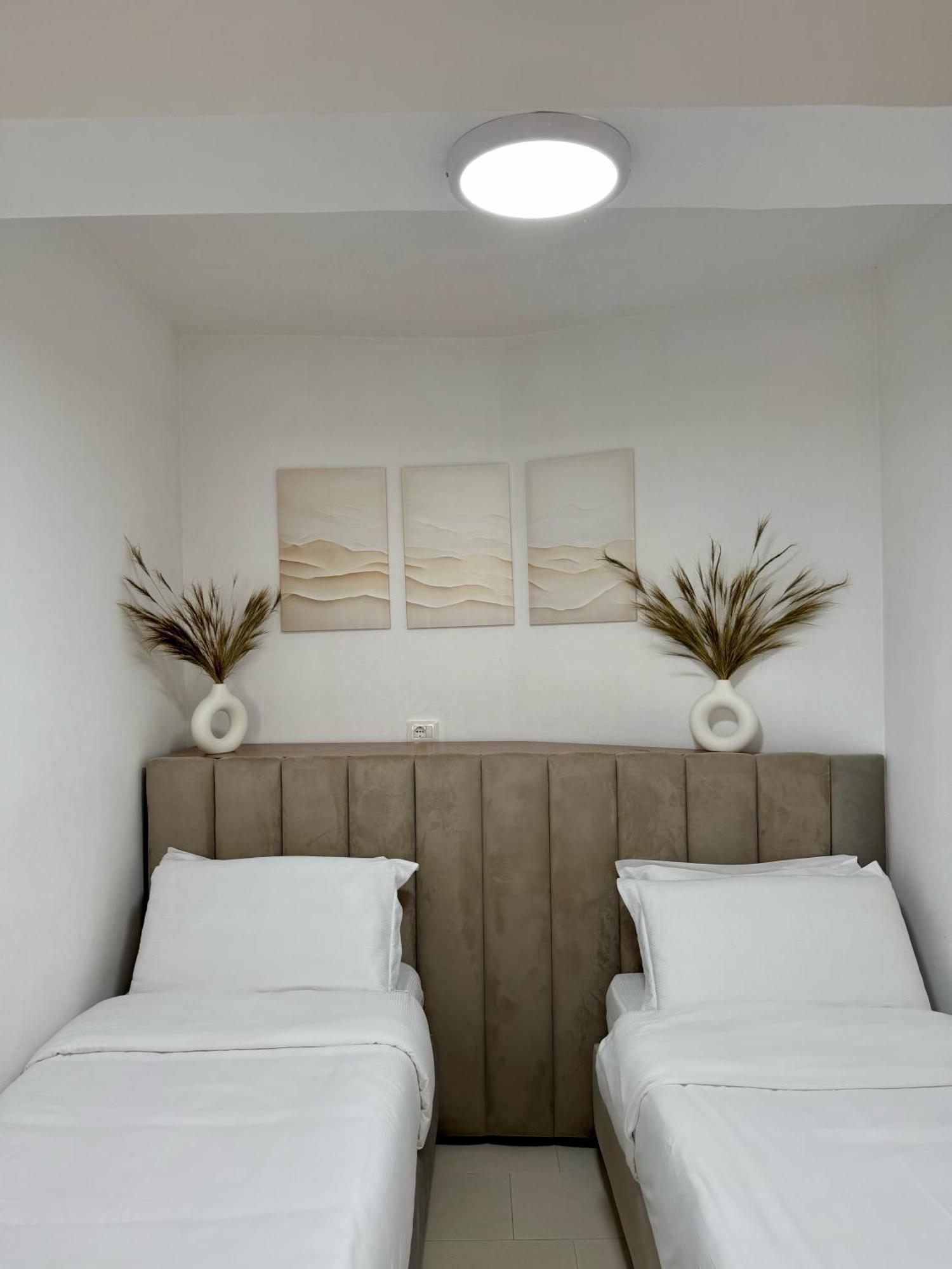 Bellavista Apartments Bougainville Bay Sarande Bagian luar foto