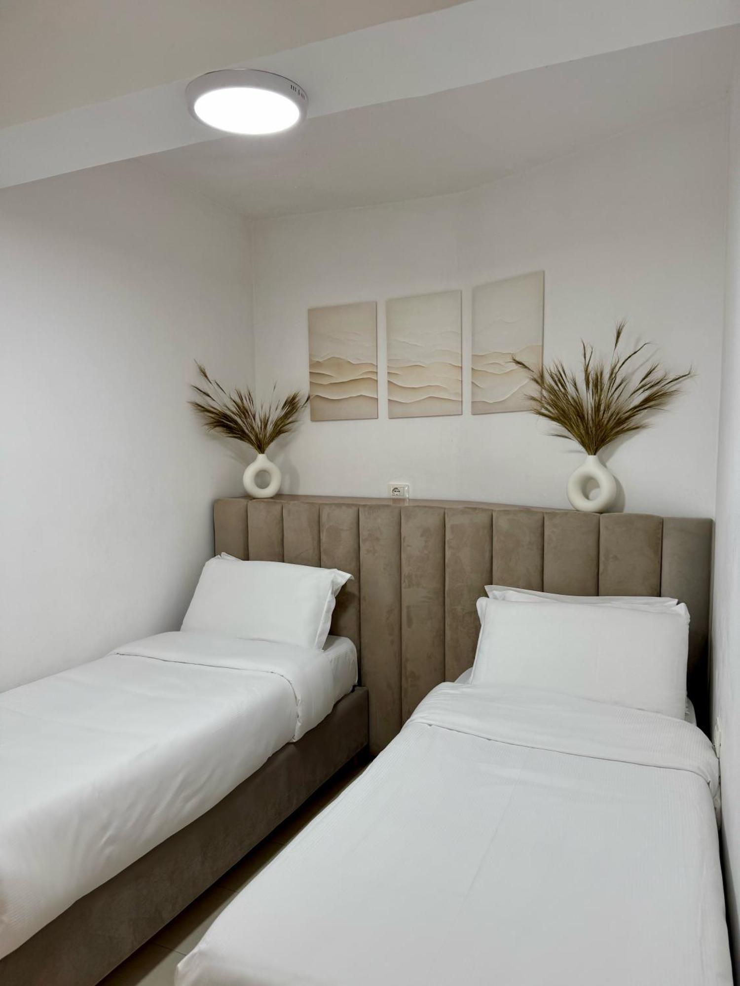 Bellavista Apartments Bougainville Bay Sarande Bagian luar foto