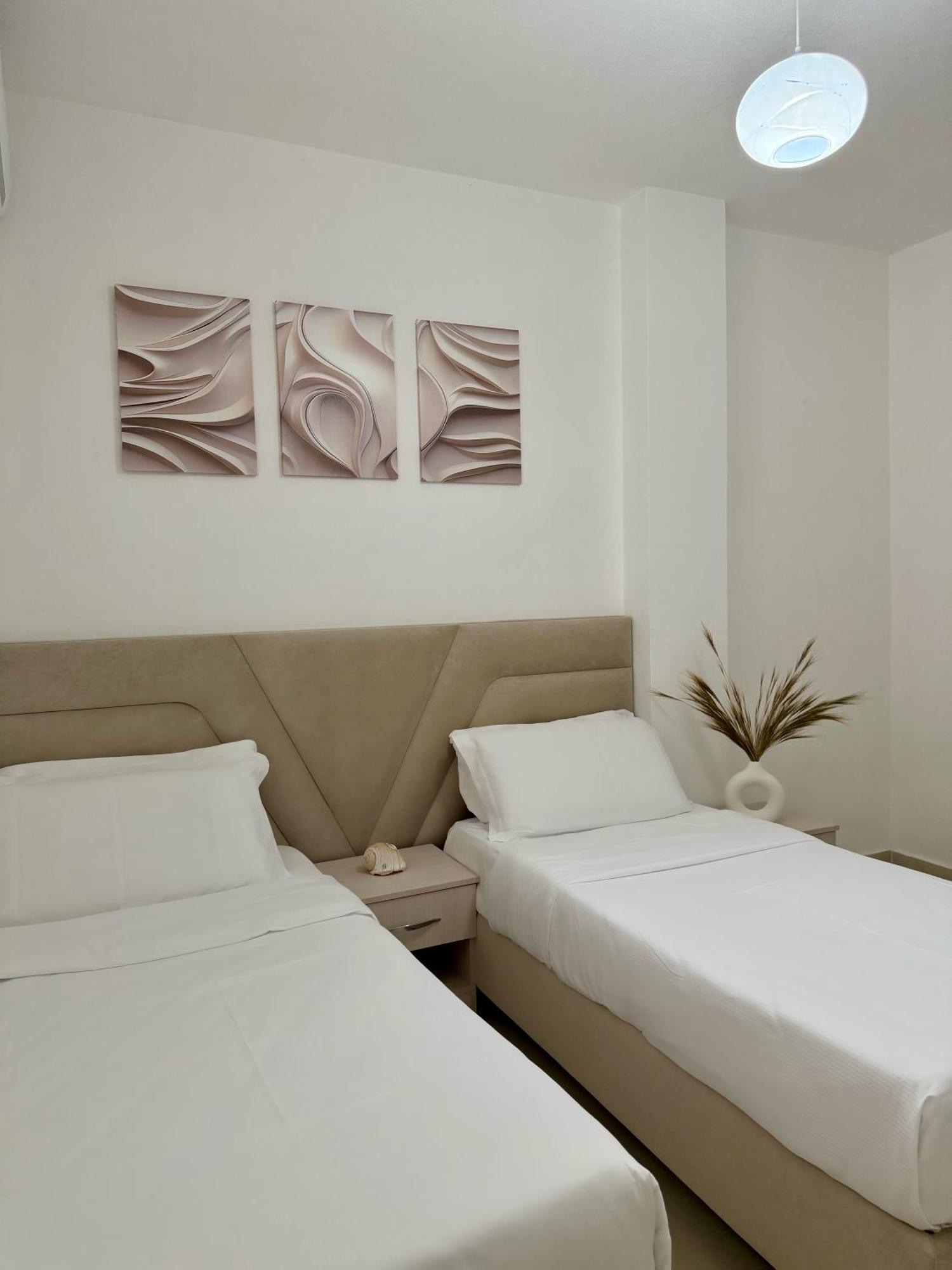 Bellavista Apartments Bougainville Bay Sarande Bagian luar foto